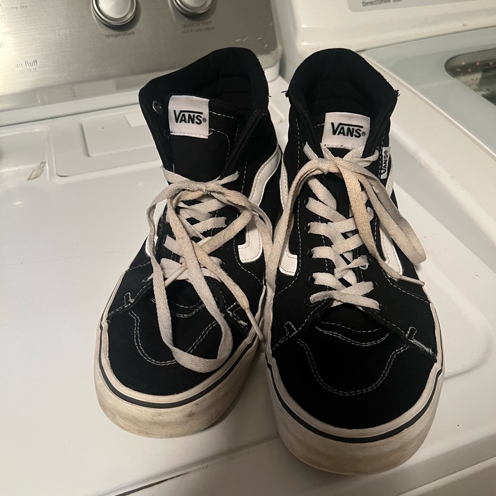 Women’s high top vans, size 10 women 8 men